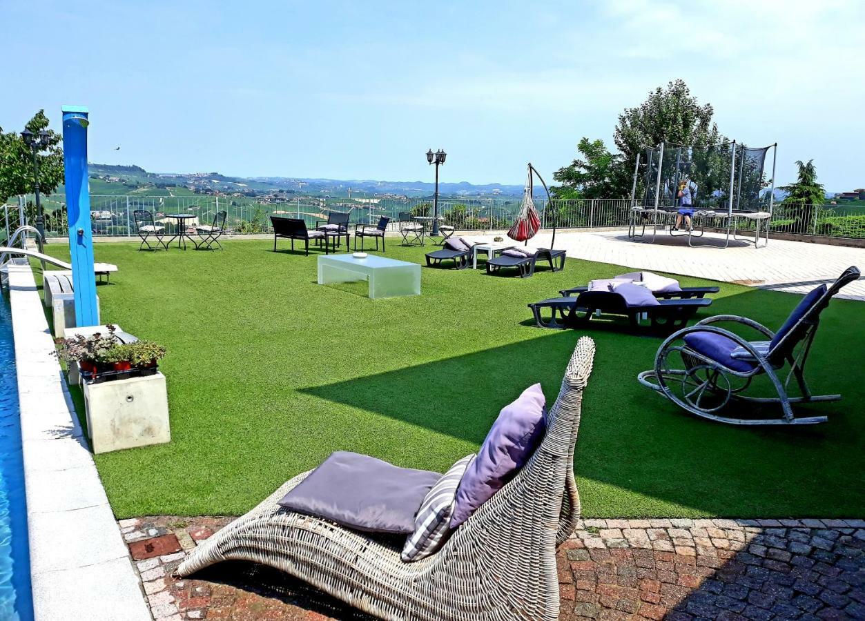 Cascina Roella Vendégház Monforte dʼAlba Kültér fotó